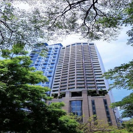 One Bedroom Apartment With Netflix At Greenbelt Makati Manila Exterior photo